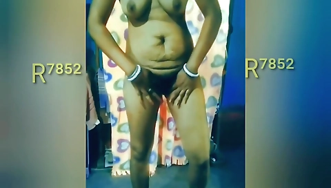 Bhabhi Getting Nude After Bath Infront Of Her Lover And Oil Massage