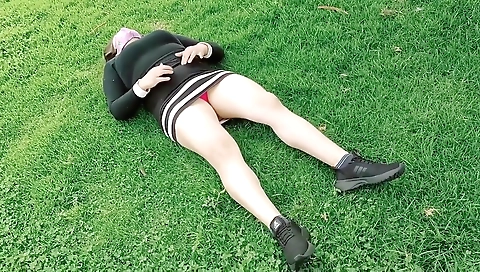 Puta Exhibicionista Me Lleva Al Parque Para Que Grabe Ensenando Sus Tangas Y Su Concha Par1