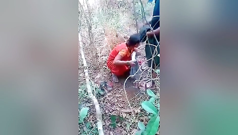 Desi Village Randi Bhabhis Outdoor Fucking With Lover 2