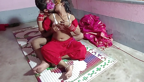 Desi Fuck My Newley Married When Her Husband Resting On Her With Honey Moon