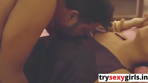 Bangali Bhabhi Ke Ghar Me Ghuskar Chudai