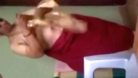 Today Exclusive-horny Bhabhi Wearing Cloths