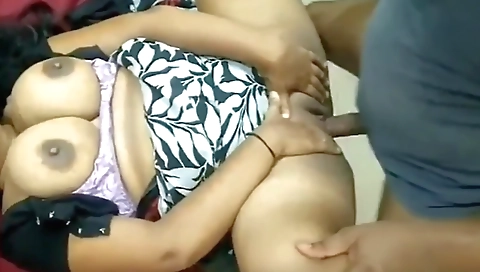 Indian Saari Girl Pussy Suck & Fuck