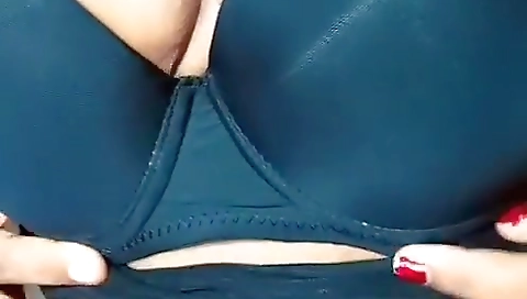 Exclusive- Delhi Girl Showing Her Boobs