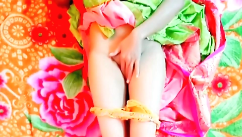 Urvy Bhabhi Was Alone At Home And Nobody She Could Found Who Would Fuck Her And She Started Playing Nude Finguring Pussy