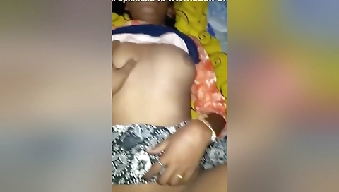 Today Exclusive- Desi Village Girl Fucked By Giju