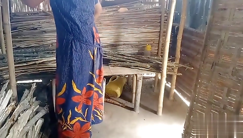 Indian Village Bhabhi Fuck Her Farmer