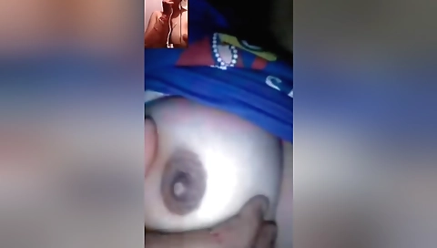 Sexy Indian Girl Shows Her Boobs