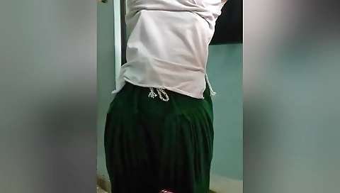 Village Bhabhi Changing Clothes Devar Be Dekha