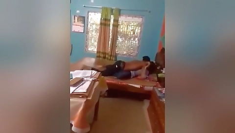 Today Exclusive- Desi Lover Romance And Bf Sucking Gf Boobs