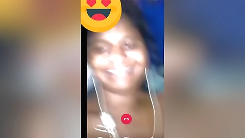 Today Exclusive- Sexy Tamil Bhabhi Showing Her Boobs And Pussy To Lover On Video Call