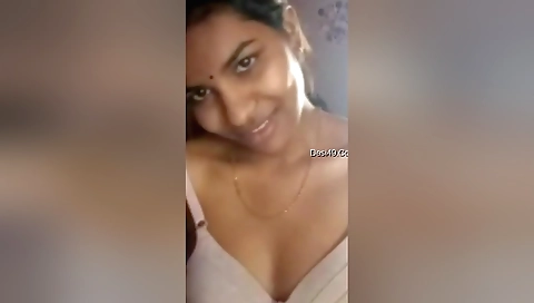 Today Exclusive- Cute Lankan Tamil Girl Showing Her Boobs And Pussy 3