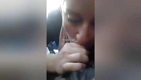 Today Exclusive- Sexy Arab Girl Blowjob In Car