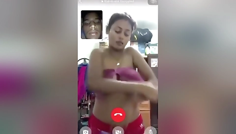 Today Exclusive- Cute Tamil Girl Showing Her Boobs And Pussy On Video Call