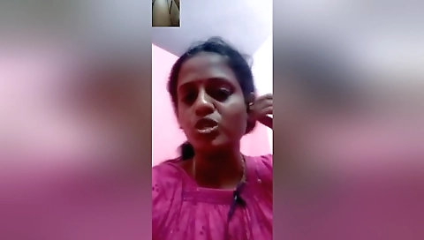 Today Exclusive- Mallu Bhabhi Showing Her Milky Boobs On Video Call