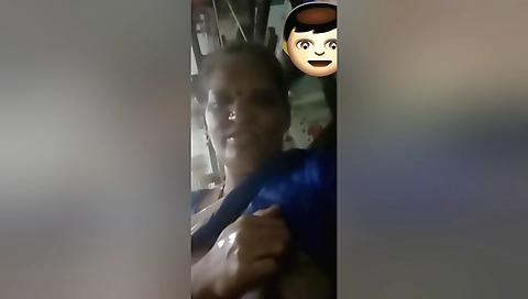 Today Exclusive- Desi Bhabhi Showing Her Boobs And Pussy 1