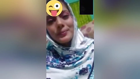 Today Exclusive- Bangla Girl Showing Her Boobs And Pussy On Video Call 1