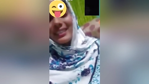 Today Exclusive- Bangla Girl Showing Her Boobs And Pussy On Video Call 1