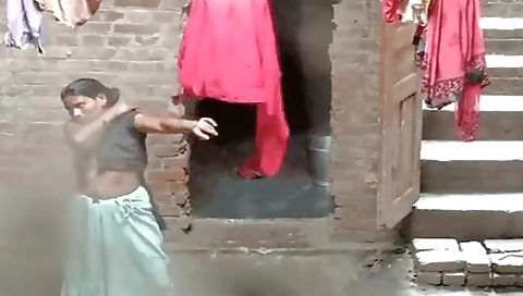 Desi Bhabhi Bathing Record In 1