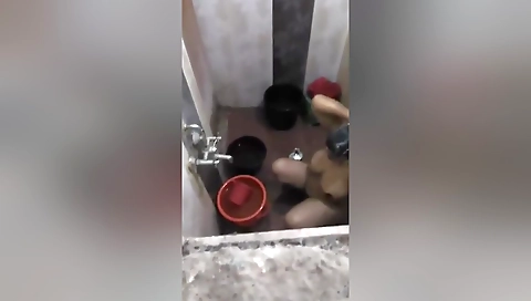 Desi Bhabhi Bathing Capture In