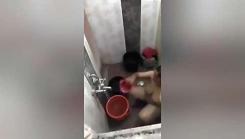 Desi Bhabhi Bathing Capture In