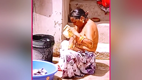 Desi Indian Village Mature Aunty Bathing Video