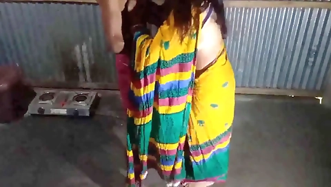 Ghr Main Kamali Ko Akela Dekh Kar Chhoda