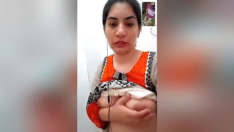 Today Exclusive -paki Bhabhi Shows Her Boobs And Pussy To Lover On Vc 1