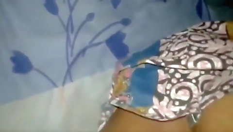 Indian Sexy Bhabhi Getting Hot For Sex But Who Will Fuck Her? Watch Till The End