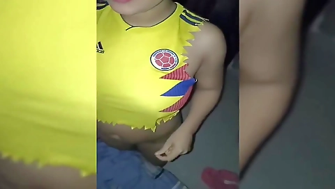 जब मैले मेरो साथीको नितम्ब छुन्छु, उनीहरूलाई कडा महसुस हुन्छ र उनी धेरै सुन्दर श्यामला हुन् Jaba Mai