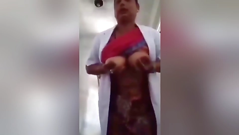 Horny Bhabhi Shows Her Boobs And Pussy