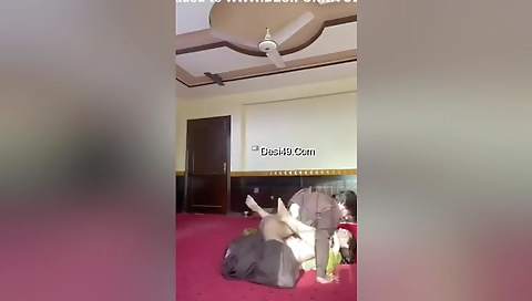 Today Exclusive -paki Cheating Wife Fucked By Hubby Friend