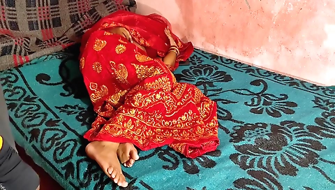 Sasur Ne Bahu Ko Suhagraat Wale Din Chod Dala - Indian Girl Sex - Honey Moon