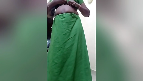 Tamil Wife Remove Saree