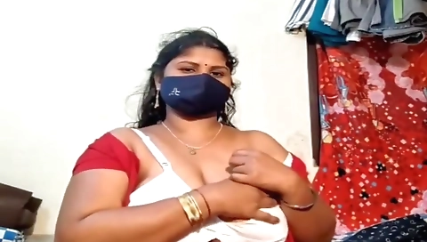 Big Boobs Hot Bhabhi Showing