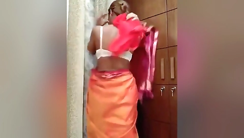 Today Exclusive -sexy Desi Girl Strip Her Cloths And Shows Boobs