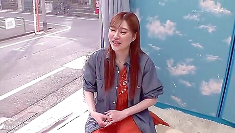 240902丈の長い服を着る奥さんが登場c4