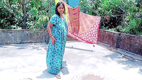 Desi Indian Bhabhi Gets Fucked By Ac Mechanic