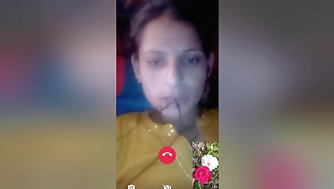 Today Exclusive- Sexy Bihari Girl Showing Her Boobs On Video Call 7