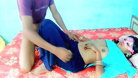 Pooja Bhabhi Ki Shaadi Ki Salgirah Per Bhaiya Ne Bear Pilaya Bhabhi Khush Hokar Bear Pikar Bhaiya Sangh Kiya Chudai