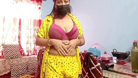 Hot Pussy - Indian Big Tits Aunty Changing Saree Slowly, Hairy Pussy Tease By Hot Desi Stepmom Homemade
