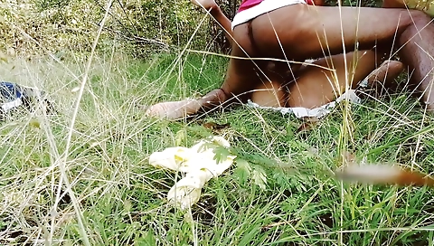 මලන හටප කලල කලට අරන ගහන කර උතරනන ගහප ගම Sri Lanka Girl Creampie Fuck In Big Jungl